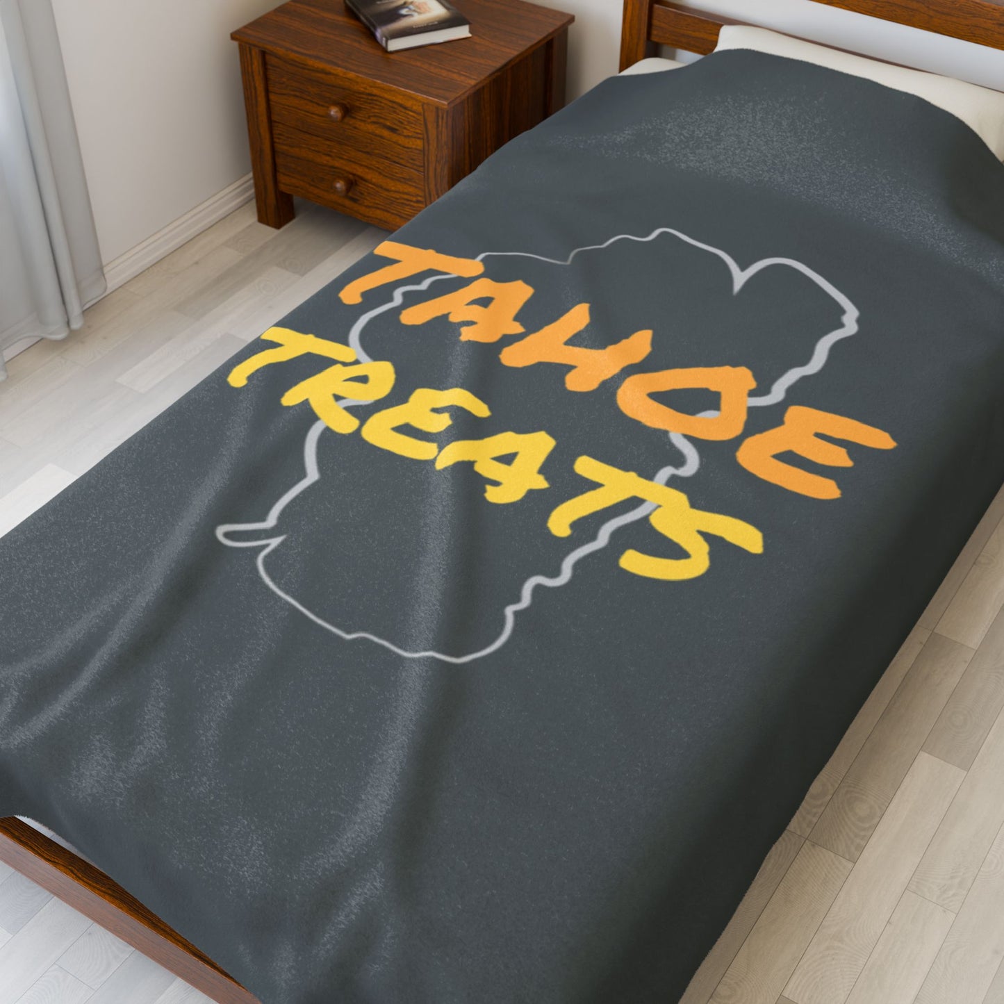 Tahoe Treats Velveteen Plush Blanket - Gray