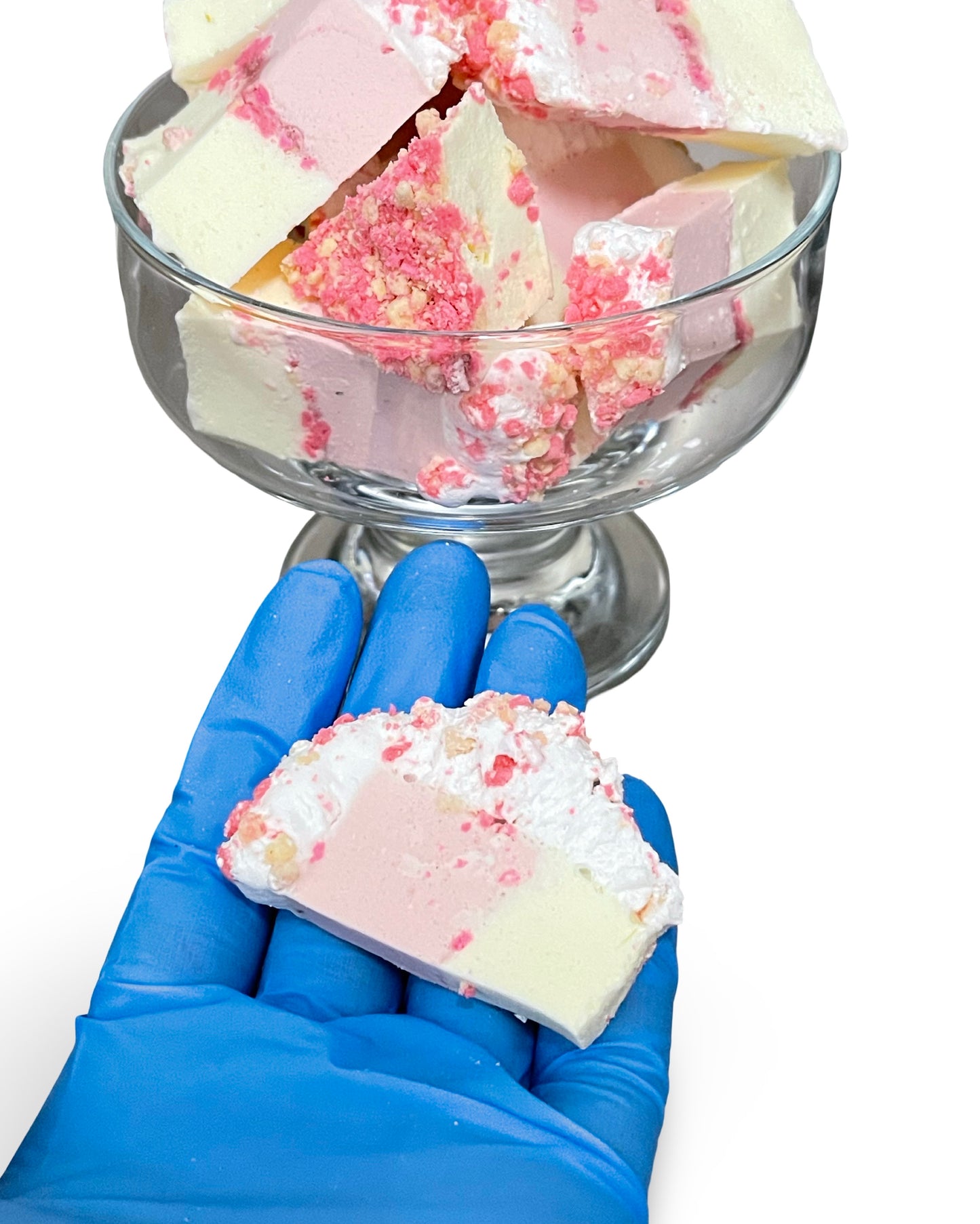 ICE CREAM CAKE BITES - Strawberry Krunch