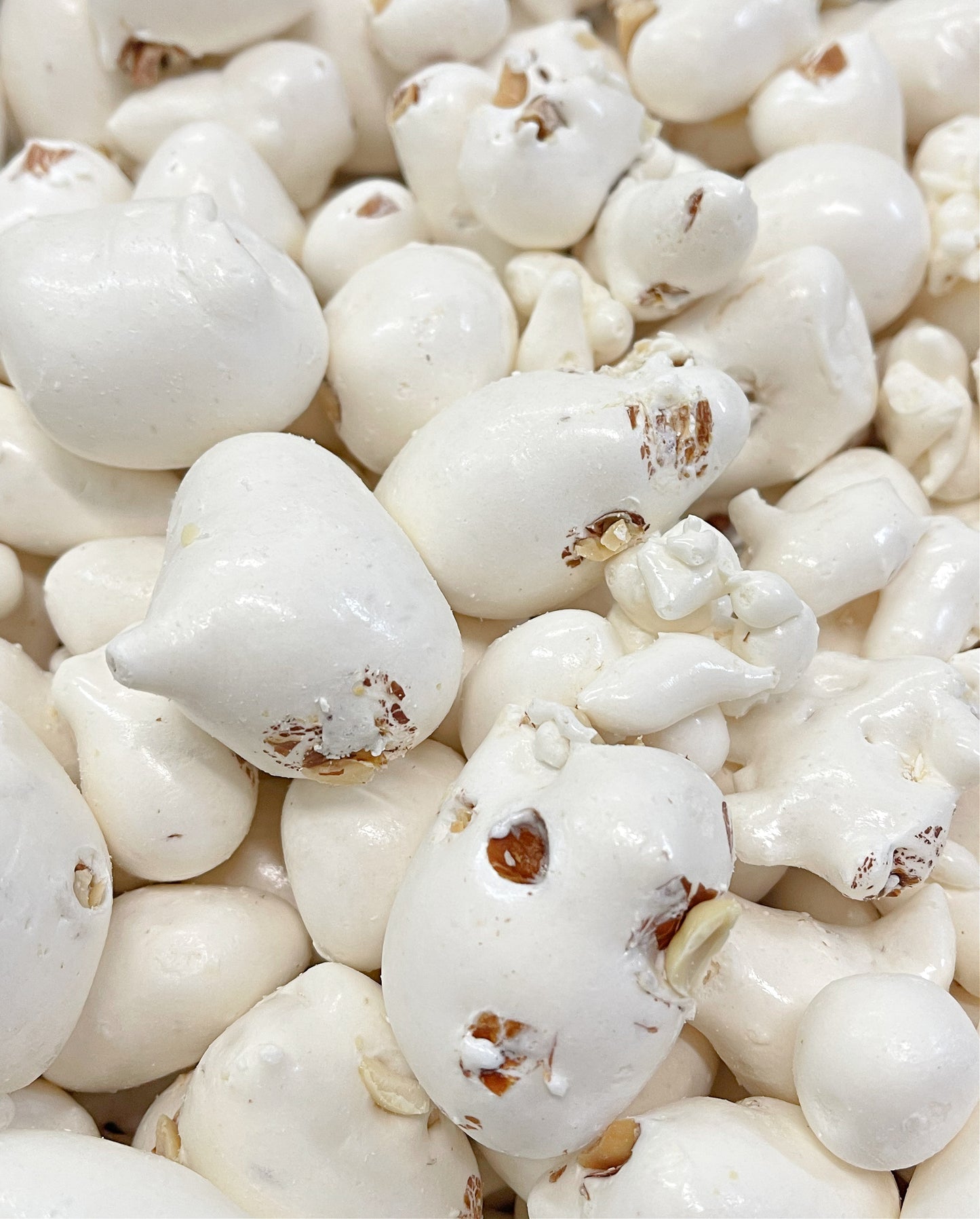 NOUGAT PUFFS - Peanut